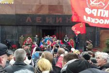 Московские комсомольцы заложили аллею 100-летия Ленинского комсомола