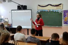 Ростовские комсомольцы рассказали школьникам о Знамени Победы