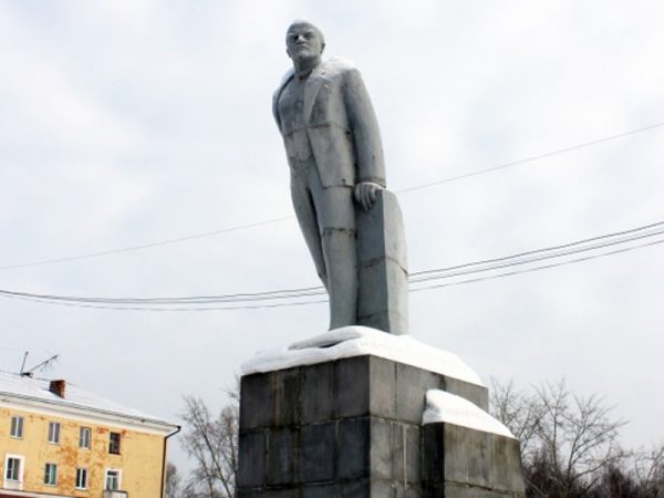 Уральские чиновники пытаются оправдать демонтаж памятника Ленину реконструкцией площади