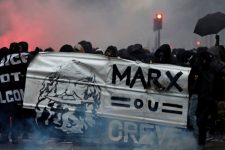 Юрий Афонин: Почему французские профсоюзы восстали против «пенсионной реформы», а российские - нет?