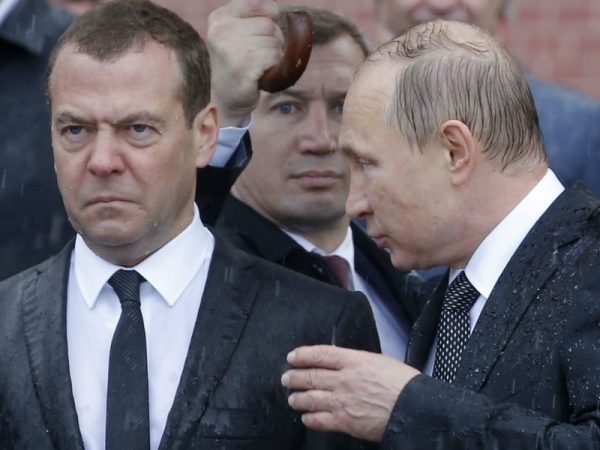 Транзитный гамбит Путина: Что на самом деле стоит за отставкой правительства и конституционной реформой