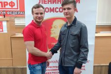 Владимир Исаков встретился с активом крымских комсомольцев