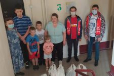 Краснодарские комсомольцы продолжают оказывать помощь малоимущим семьям