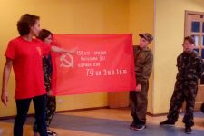 Псковские комсомольцы провели урок мужества в детском военно-патриотическом лагере
