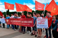Ленинский комсомол продолжает акции протеста против введения многодневного голосования
