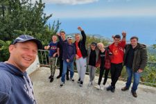 Крым: Участники комсомольского турклуба посетили места сражений партизан на горе Ай-Петри