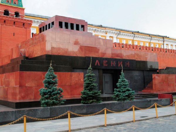 Союз архитекторов России отменил конкурс на реновацию Мавзолея Ленина