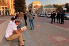 Юрий Галдун, верни памятник Ленину на место! Флешмоб белгородских комсомольцев