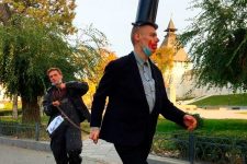 Комсомольцы показали астраханцам суть праздника «Народного единства»