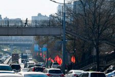 В честь Великого Октября во Владивостоке состоялись шествие и митинг