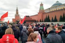 Слава Великому Октябрю! В Москве прошло возложение цветов к Мавзолею В.И. Ленина