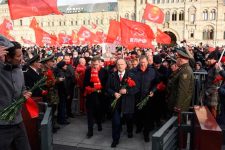 Слава Великому Октябрю! В Москве прошло возложение цветов к Мавзолею В.И. Ленина