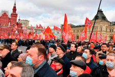 Слава Великому Октябрю! В Москве прошло возложение цветов к Мавзолею В.И. Ленина