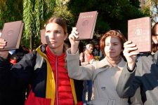 «По-ленински читать и делать»… Акция ростовских комсомольцев