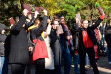«По-ленински читать и делать»… Акция ростовских комсомольцев