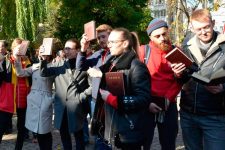 «По-ленински читать и делать»… Акция ростовских комсомольцев