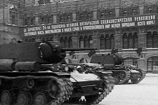 Три военных парада 7 ноября 1941 года - Москва, Куйбышев, Воронеж