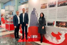 Руководство Ленинского комсомола посетило выставку: "КПРФ на защите трудящихся. 30 лет возрождению партии"